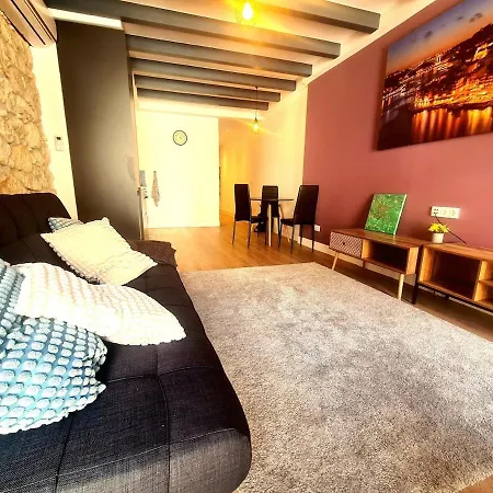 Taipas Old Flats Apartment *
